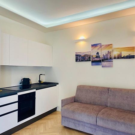 Sky View -Porta Nuova- Appartamento 2 Con Balcone Milan Bagian luar foto