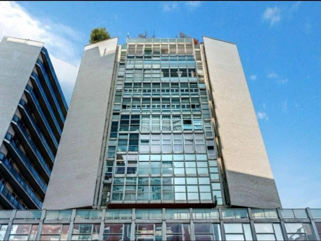Sky View -Porta Nuova- Appartamento 2 Con Balcone Milan Bagian luar foto